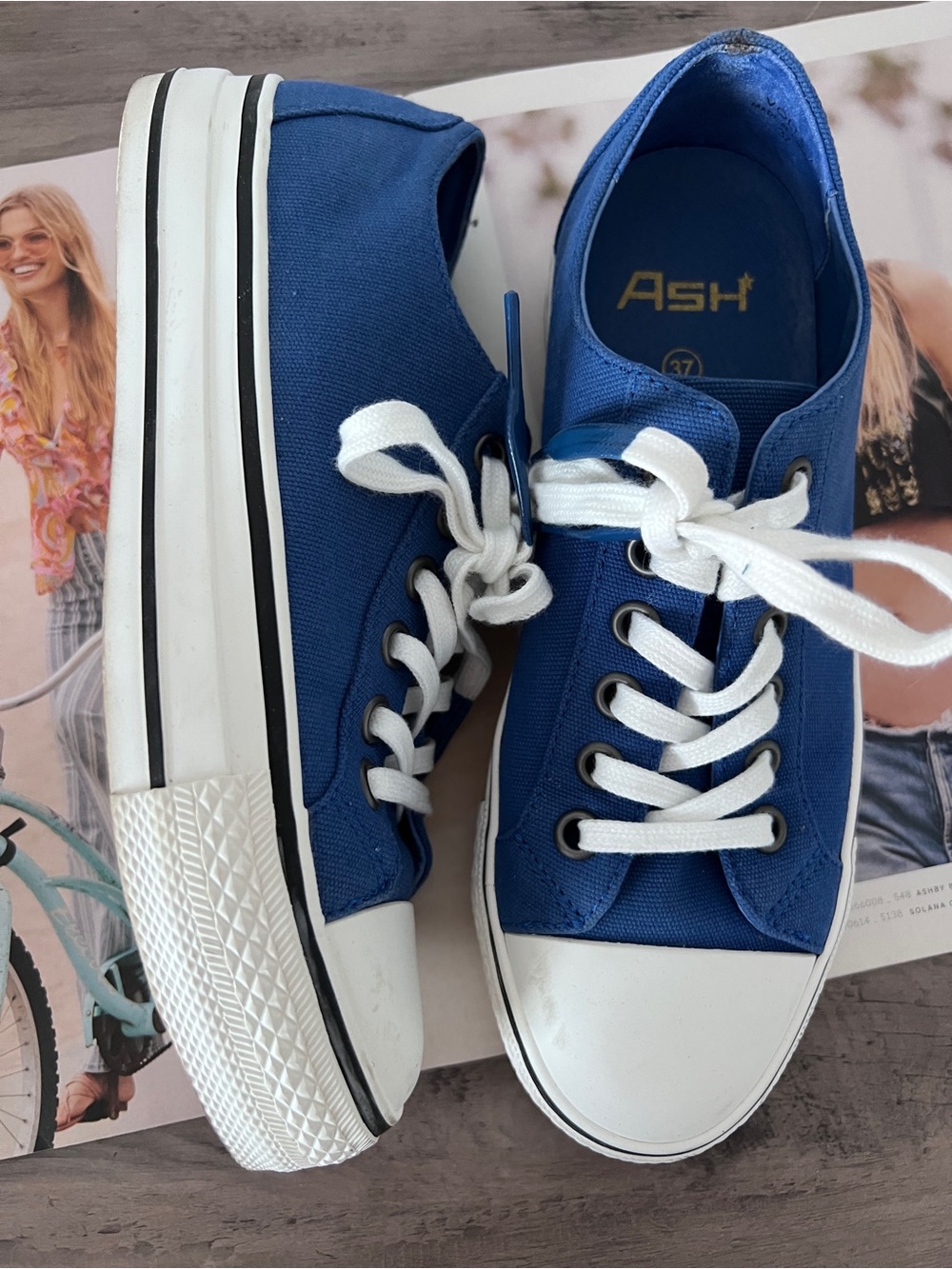 Ash Blue Canvas Low-Top Platform Sneakers